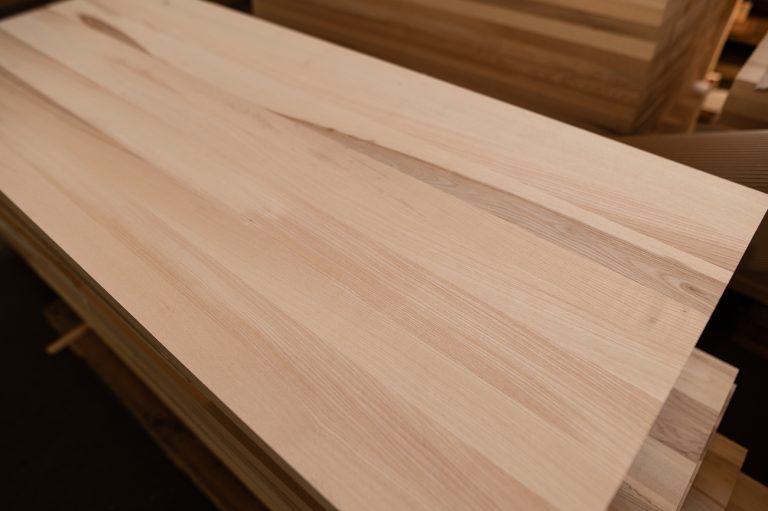 production-of-massive-wooden-panels_20